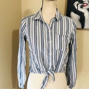 Aeropostale Lightweight Button Up Top